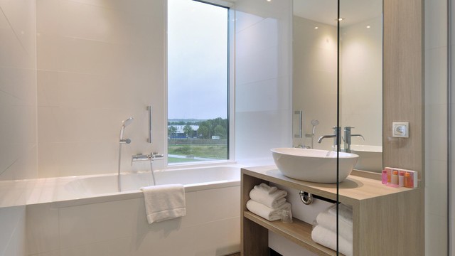 Bad Superior King Zimmer - Hotel Tiel